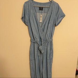 NWT Abercrombie and Fitch Utility Jumpsuit